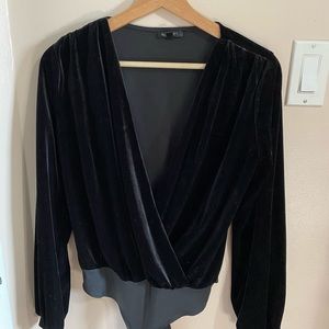 DYNAMITE v neck body suit